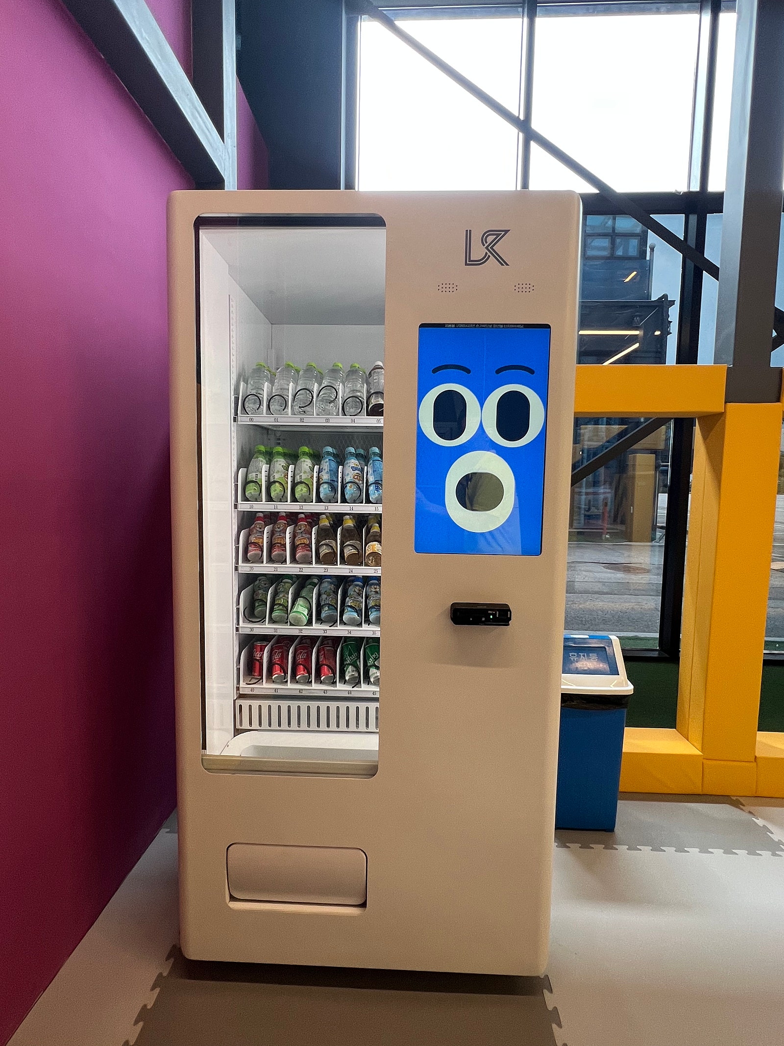 LK 광고형 홈타운 밴딩머신 상세 16